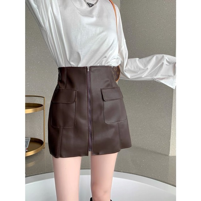 line zipper leather pants