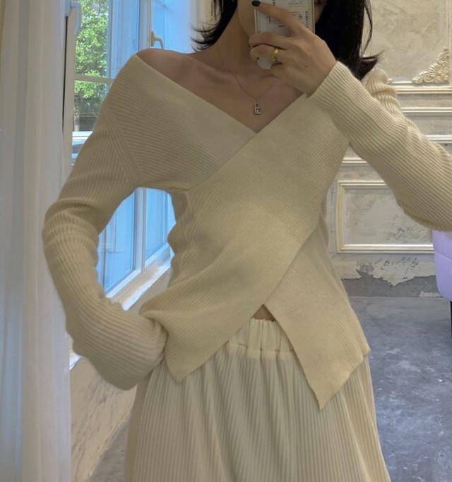 ニット セーター 長袖 クロスデザイン Vネック クロスラップ トレンドカジュアル きれいめ エレガント 韓国系ファッション レディース トップス 秋冬 新作 冬服 Idear