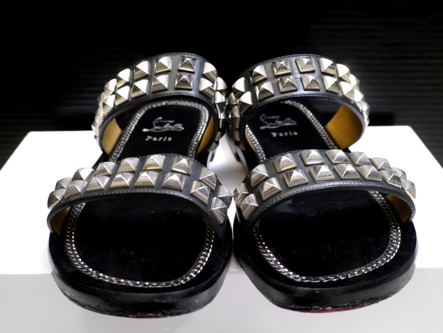 レア Christianlouboutin クリスチャンルブタン メンズ スクエアスタッズ レザー サンダル 40 黒銀 スクエアスタッズがスタイリッシュ Dearlive Tokyo ディアライブ東京