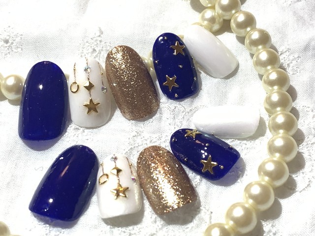 Mサイズ 親指横幅1 7cm 大人のクリスマスネイルチップ サロンに行かなくても可愛くなれる お手軽ネイルチップ