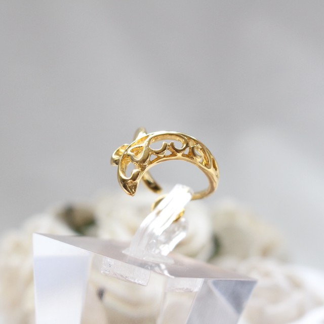 イザヴェル ハート 月 蝶モチーフのvライン透かし彫りリング ゴールドコーティング Runesorcery