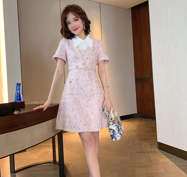 ツイード ワンピース ツイードワンピース 半袖 膝丈 ミドル丈 ピンク えり 白襟 ウエストシェイプ ウエスト切り替え ダブルボタン 台形シルエット バックファスナー ジップ チャック 綺麗目 上品 知的 華やか カジュアル 可愛い キュート フェミニン 通学 お出かけ 女子会