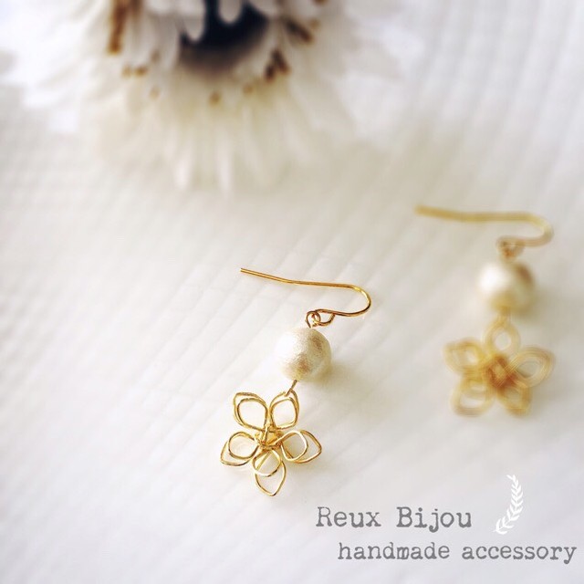 可憐ワイヤーフラワーピアス Reuxbijou