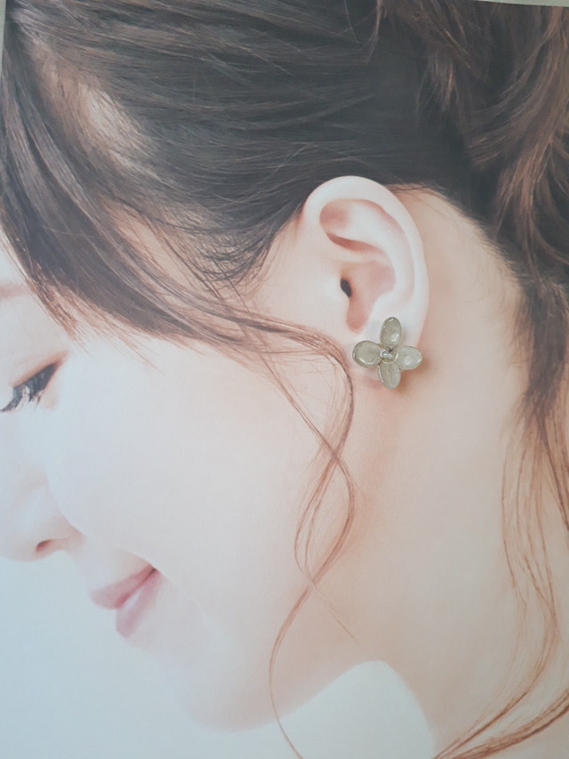 あじさい プラチナホワイト バックパールピアス Bouquet Limited Web Shop