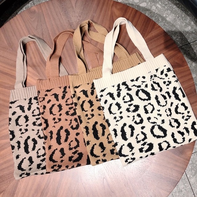 910 秋冬コーデのポイント使いにおススメなレオパード柄のニットトートバッグ オフホワイト 海外のプチプラきれいめカジュアルレディースファッション Pakaian Lucu 海外のプチプラきれいめカジュアルレディースファッション Pakaian Lucu