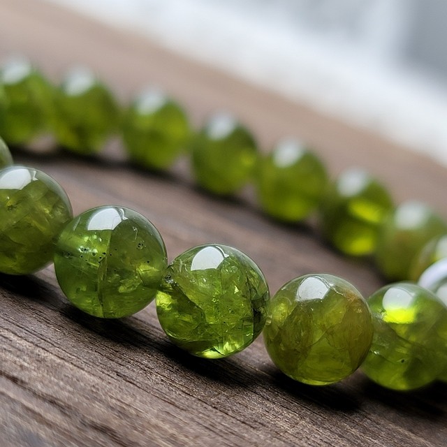 8月誕生石 ペリドット 橄欖石 天然石ラズベリー