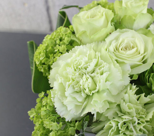 お祝いアレンジメント 10 000円のフラワーアレンジメントを贈る Hanataku 花たく