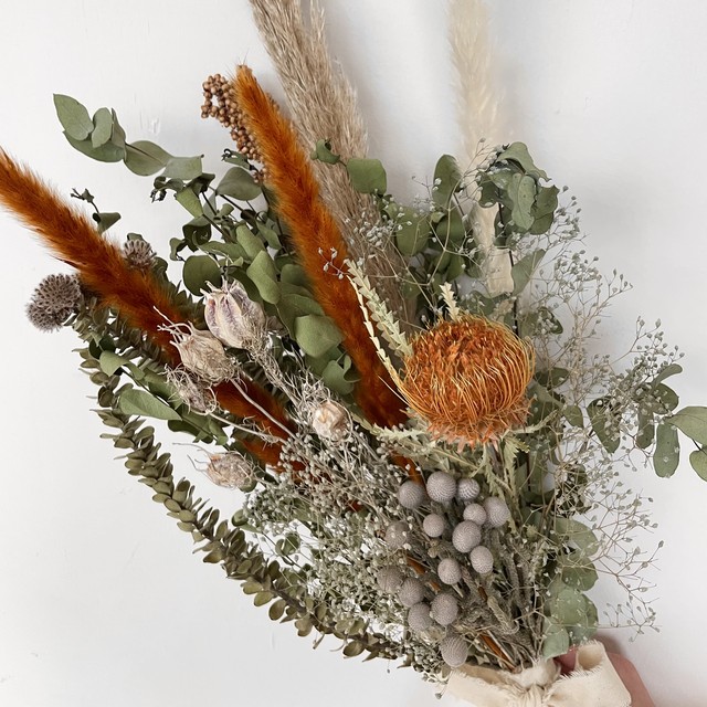 お洒落なオレンジ ブラウンのナチュラルブーケ 結婚式 ウェディング ブライダル ブーケ 前撮り 新築祝い 開店祝い 誕生日プレゼント お花のギフト リース スワッグ 花束 パンパスグラス バンクシア テラコッタカラー The Anniversary
