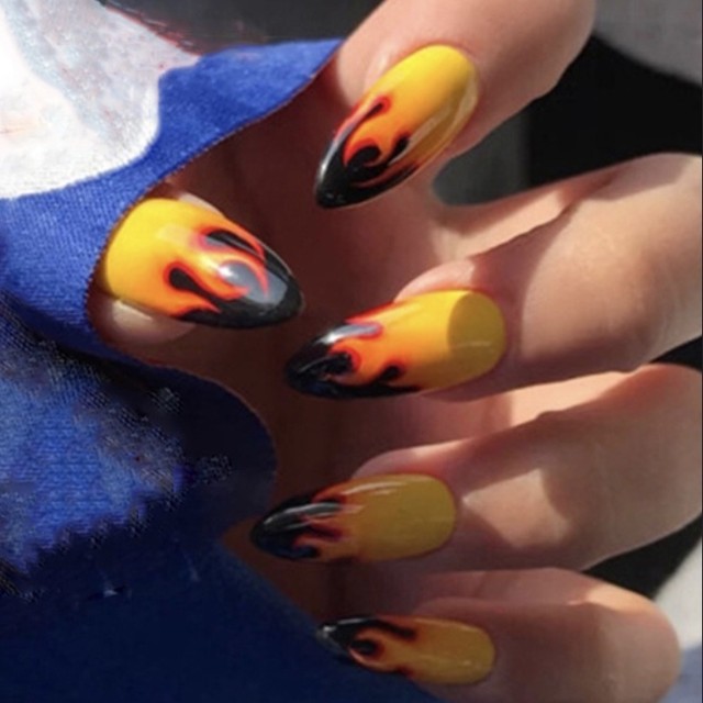 ブラックイエロー ファイヤー ネイルチップ Barbie Queen Online Shop