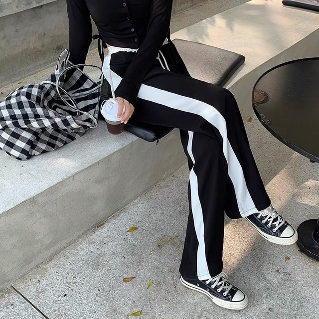 white waist line loose pants