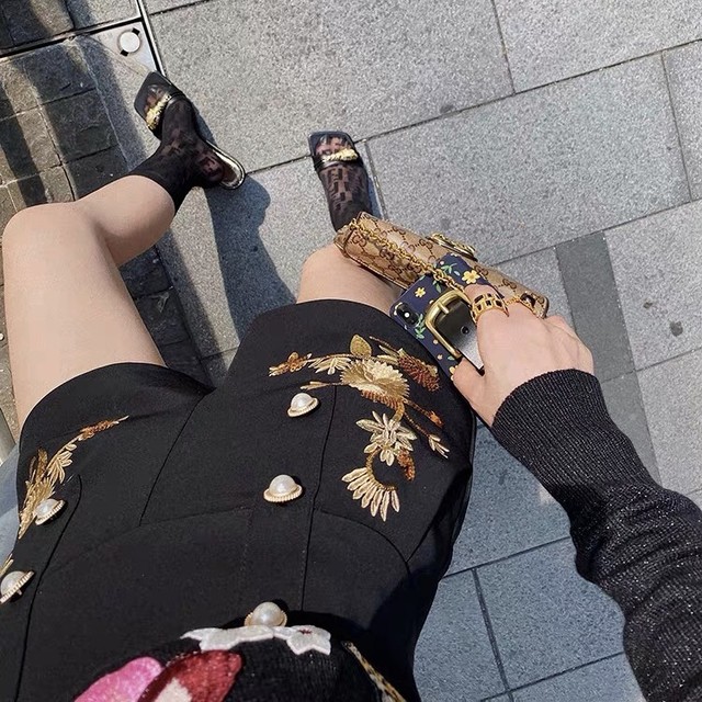 flower embroidery short pants