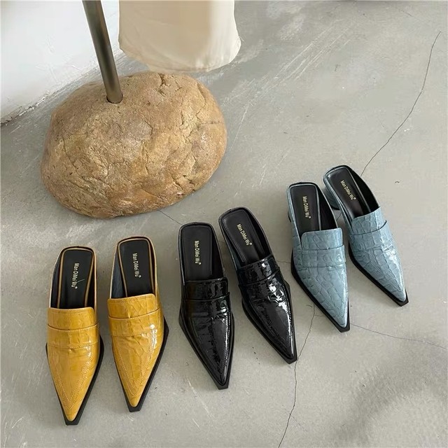 pointed toe sandals