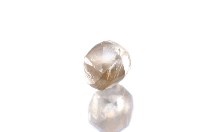 「ソーヤブル」原石 〇天然ダイヤモンド 〇ブラウン 〇0.27ct