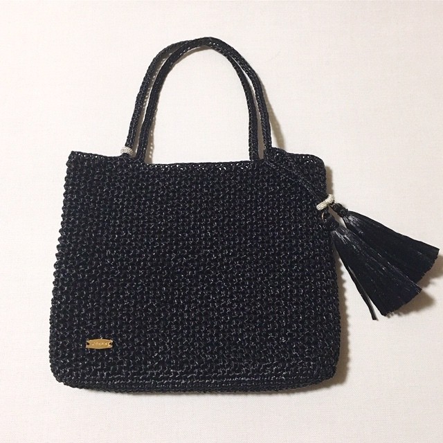キラキラトートバッグ ｓｈａｎｔｉ ブラック タッセルチャーム付 クルーズ インターナショナル Crews Theshop