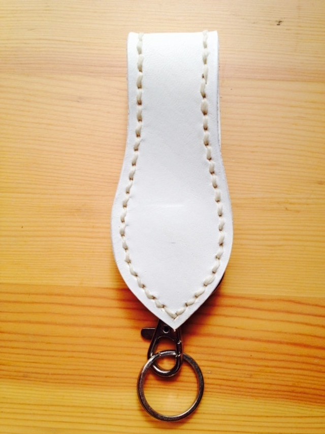 白 ホワイト キーホルダー 革 レザー メンズ レディース ペア ブランド オリジナル ベルトループ 金具 キーリング ルナ ファルファッラ レザークラフト