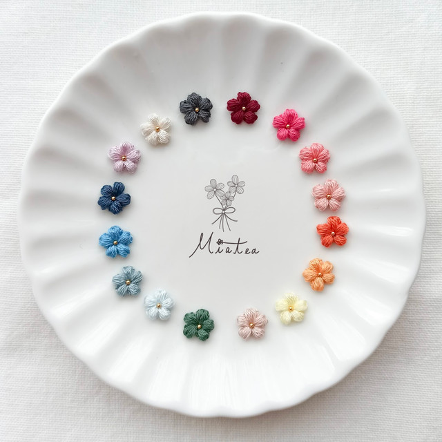 リース 刺繍糸のお花アクセサリー Miatea ミアティー