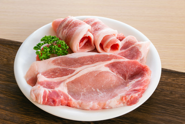 【肉の旨味と脂の甘みが絶品】ケンボロー・ホエー豚お試しセット(送料込)