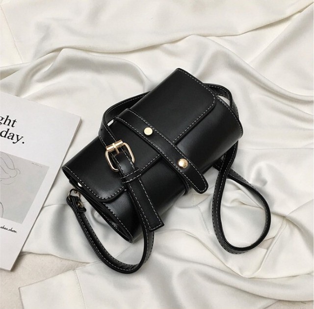 バッグ レディース 革 ショルダー レトロ ミニ カジュアル ブラウン コンパクト 軽い こなれ感 お出かけ 通勤 デート Lalibera