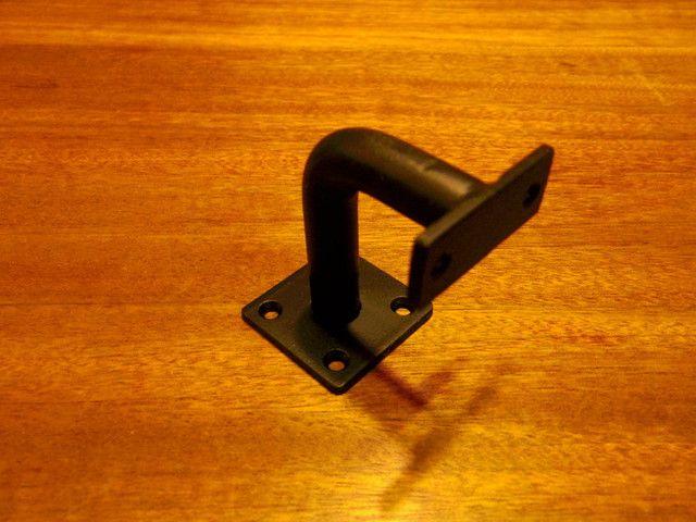 階段手すりアイアンブラケット 四角 Tsubame Shoten