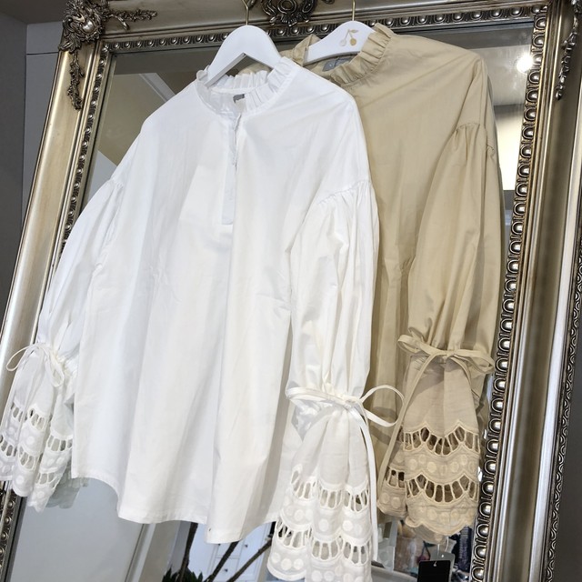 袖フリルブラウス Hermana179