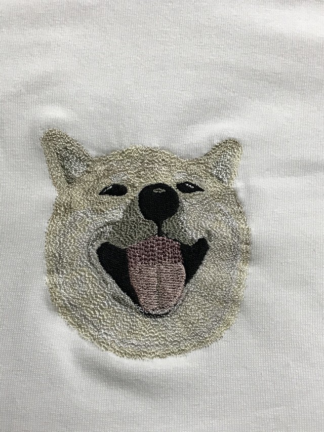 犬の刺繍 笑う柴犬 Tシャツ もぐりんこ