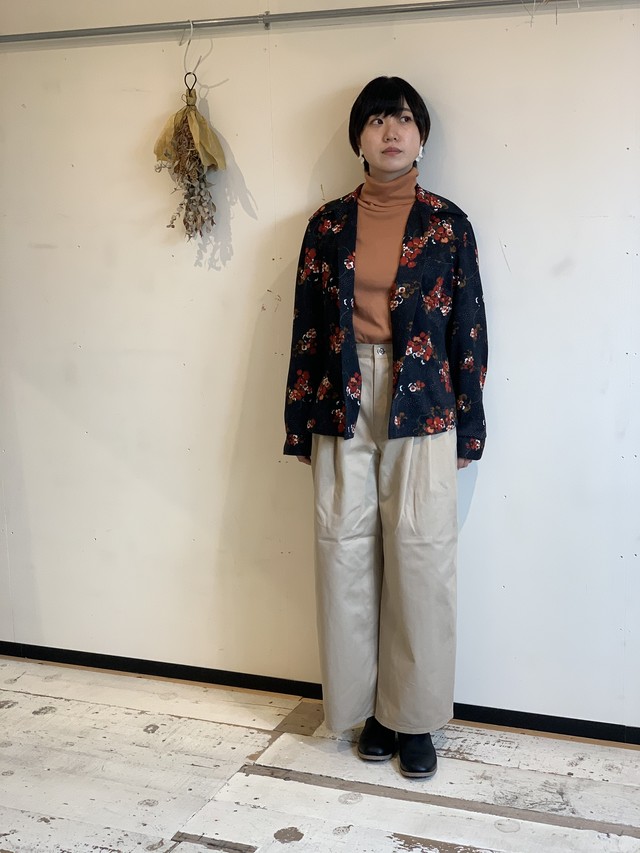 ヘルシンキ 黒地に花柄シャツジャケット The Kitanoshop