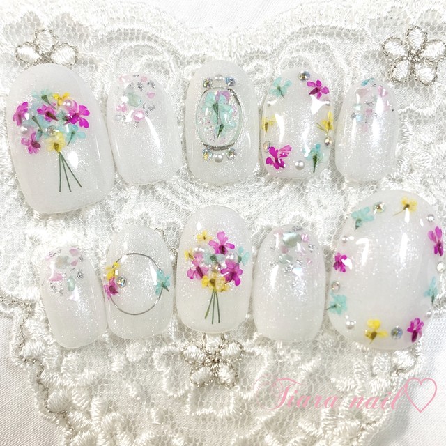 Sale現品ネイルチップ Tiara Nail ネイルチップ専門店