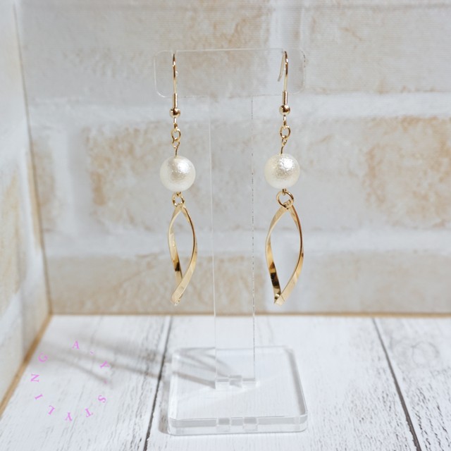 シンプルなデザイン コットンパール ツイストフープ ピアス イヤリング Aystyling