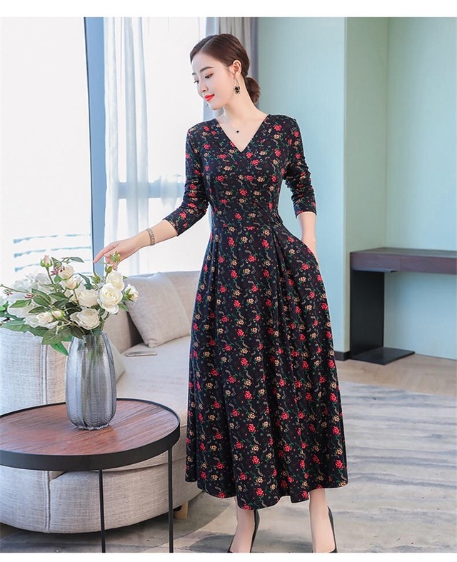 ワンピース レディース トップス 春 夏 ゆったり 体型カバー 大人可愛い きれいめ パーティー ドレス 結婚式 二次会 お呼ばれ デート よそ行き 披露宴 フォーマル トレンド シンプル Vネック ブラック 小花柄 ロング丈 フレアスカート 長袖 Kanota