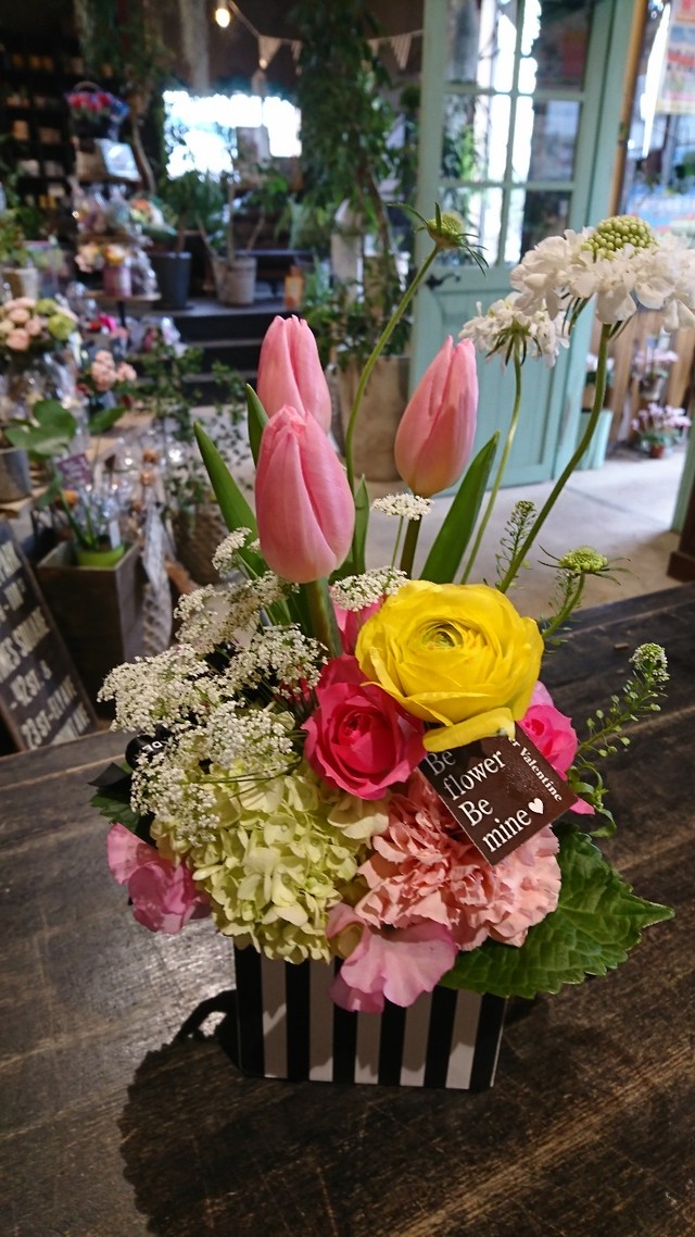 フラワーバレンタインアレンジａ 花まり