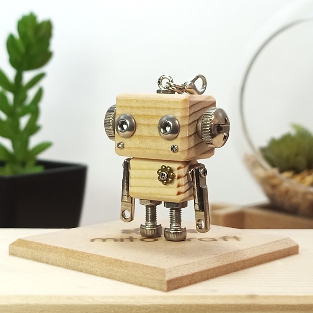 ナチュラル クラシックモデル 木と金属のロボットチャーム Mito Craft