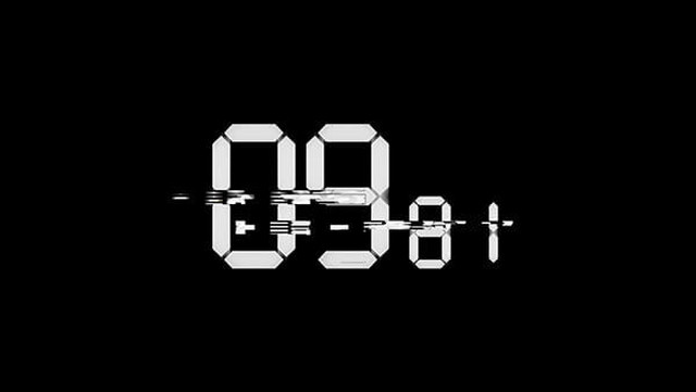 不規則にノイズが走るデジタル風カウントアップ 白 てれそ
