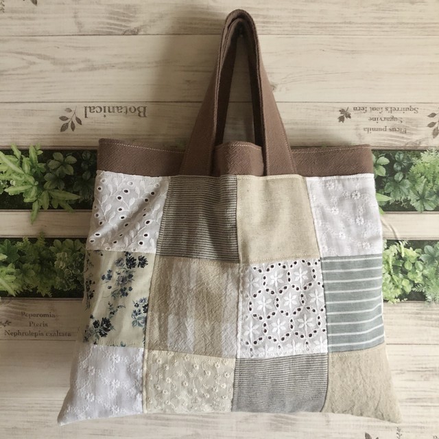 ハンドメイド はぎれを繋いだ横長トートバッグ Daisy Daisy Eiz