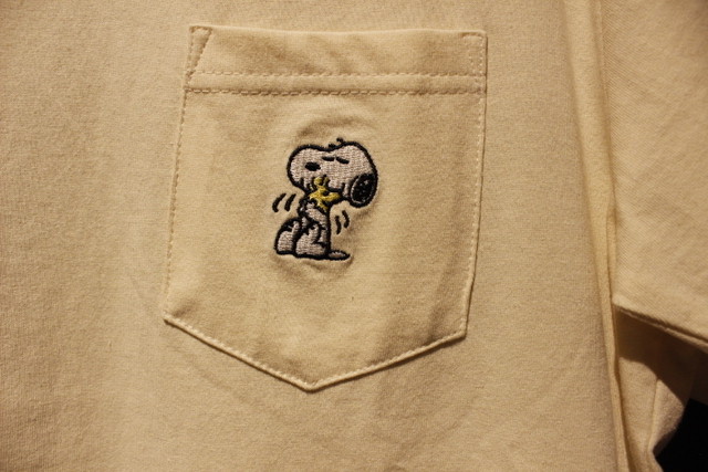 スヌーピー刺繍ポケットtシャツ オフシロ Flatplus