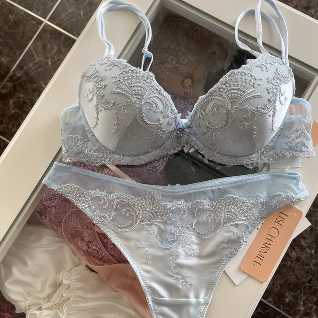 Lise Charmel ブラ&タンガ