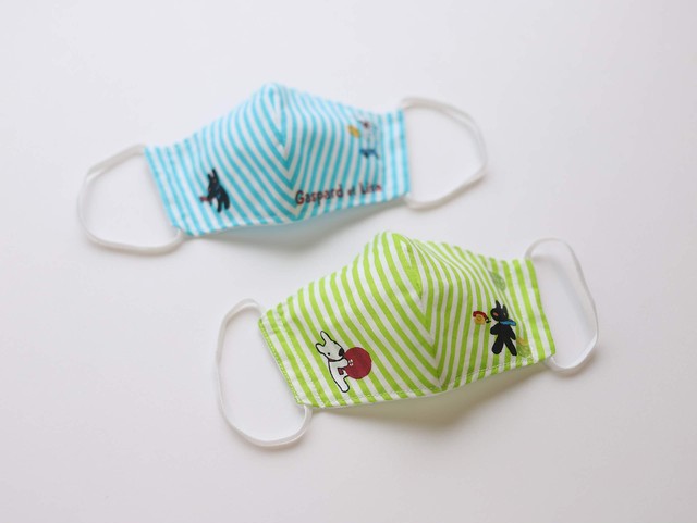 布用ステッカー リサとガスパール アルファベット Irodo X Janome アイロン不要 布用転写シール 0 476 007 型紙 パターンの専門ショップ アールパターン