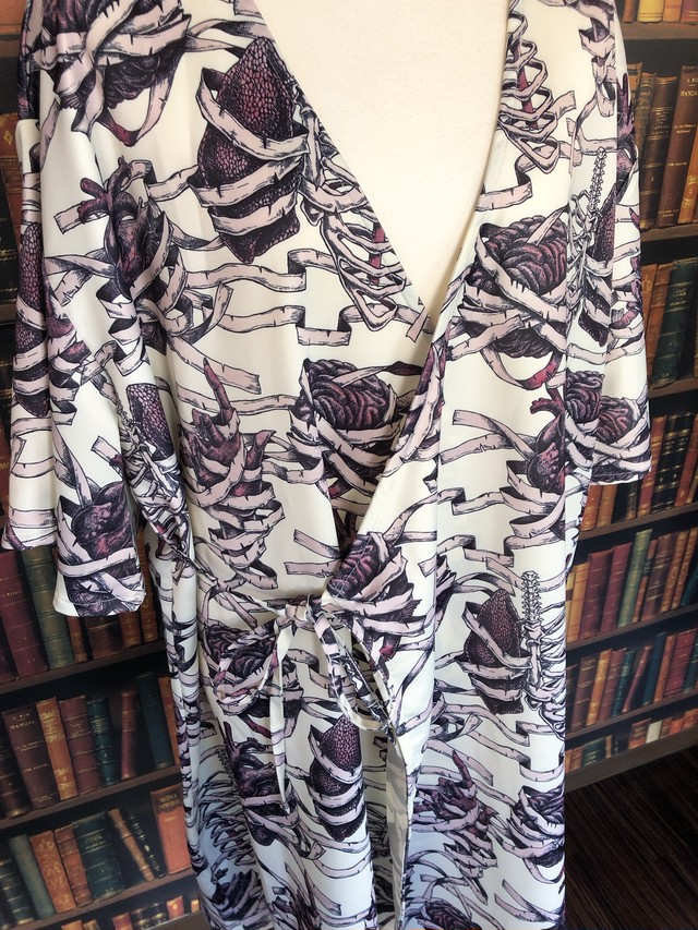 Drug Honey 臓器ミイラ柄サテン地カシュクールカーディガン スチームパンク 和風 個性的 ユニセックス パンクロック系 原宿系 異世界 ファッション Witch The Embellish