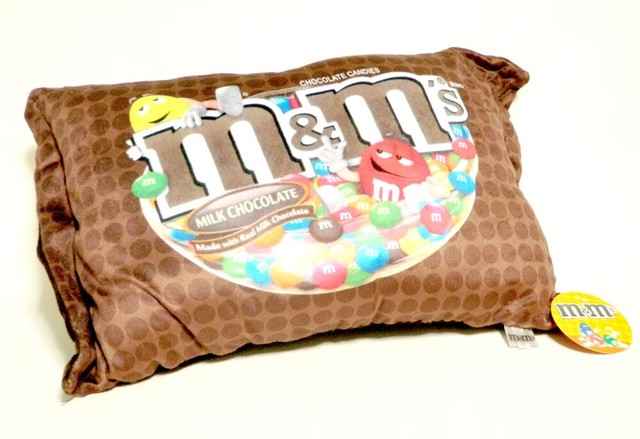M M S エムアンドエムズチョコパック型ピロー 枕 クッション エムエム マンケーブストア Man Cave Store ガレージ アメリカン雑貨 ホットドッグ 美容室
