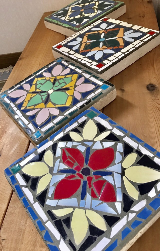 モザイクタイルステッピングストーン 敷石 きみどり Mosaic Tile Works