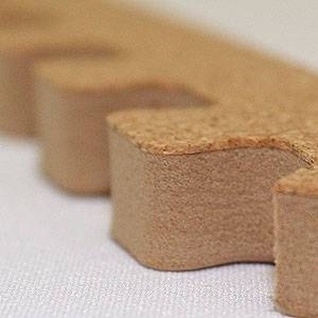 やさしいコルクマット 約2畳分サイドパーツ ラージサイズ 45cm 45cm 大判 ジョイントマット クッションマット 赤ちゃんマット Mayfair