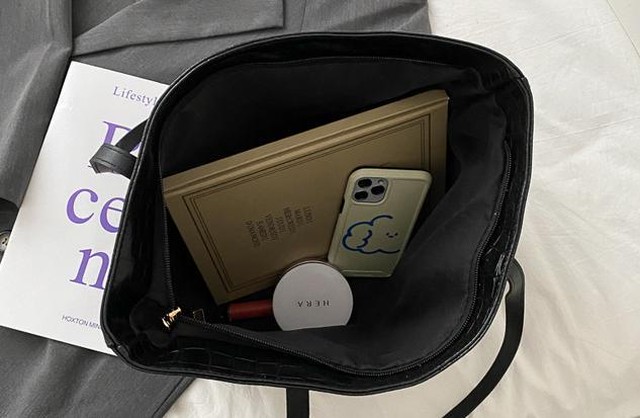 トートバッグ レディース メンズ クロコ柄 黒 手提げ カジュアル 定番 レザー 鞄 おしゃれ Bladg