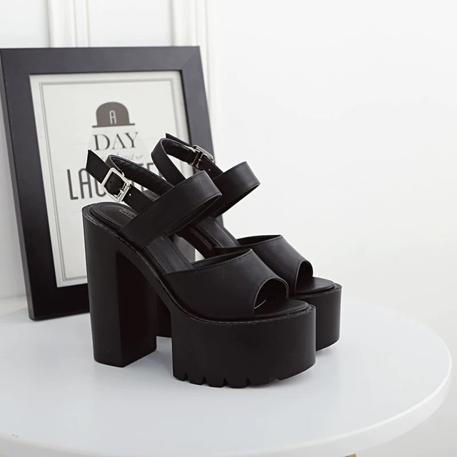 simple uncle belt sandal