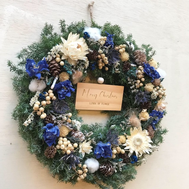 ブルーとホワイトのクリスマスリース Linda Of Flower
