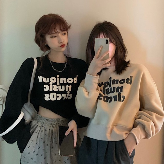 ロゴ スウェット トレーナー レディース プルオーバー 韓国 ファッション 冬服 レディース 黒 ベージュ ブルー オーバーサイズ ショート丈 ロゴトレーナー 冬 トップス レディース ガーリー カジュアル スポーツ 起毛 ロゴプリント おしゃれ スエットトレーナー Vestito