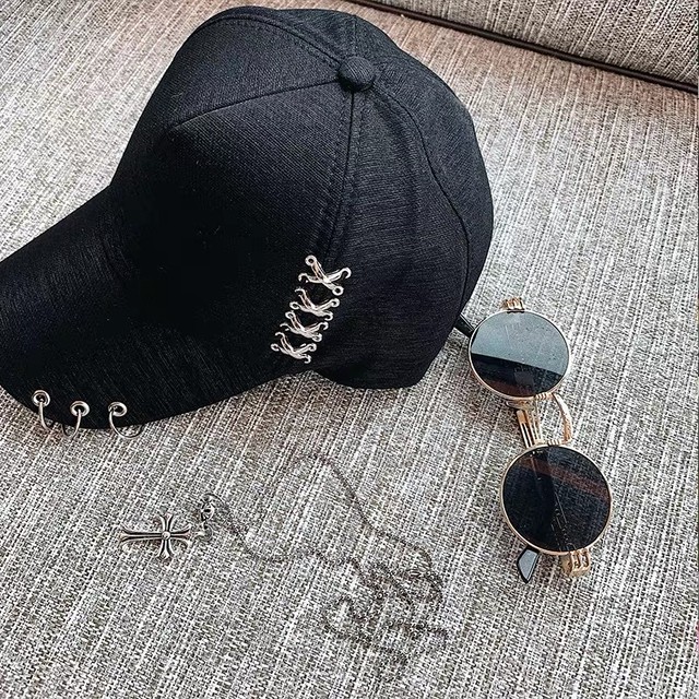 side ring ribbon cap