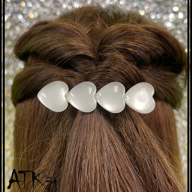真っ白 ハート スクエア White ホワイト 大人可愛い ヘアクリップ 上品 まとめ髪のポイント 髪留め レディース ヘアアクセサリー Atk21