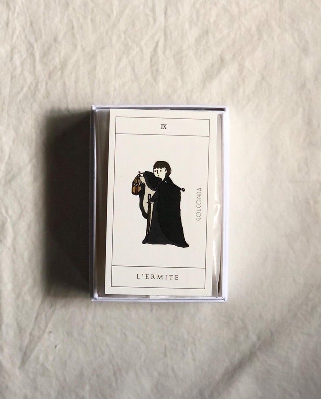 Tarot Et Parfum L Ermite 隠者 Golconda