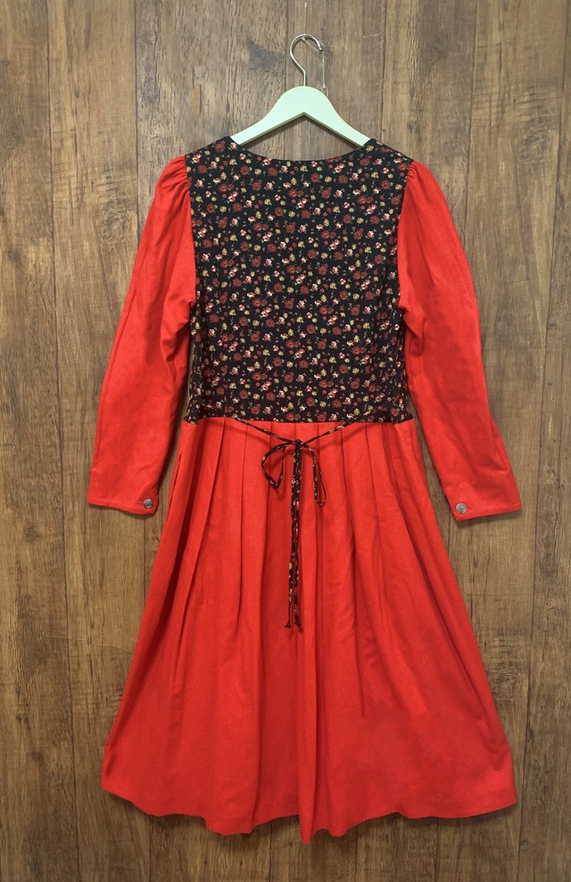 ヨーロッパ 古着 チロル チロリアン ウール ロング ワンピース ディアンドル 民族衣装 赤 小花 花柄 カントリー フォークロア ヴィンテージ ビンテージ Vintage Used Club723 N94 Club723