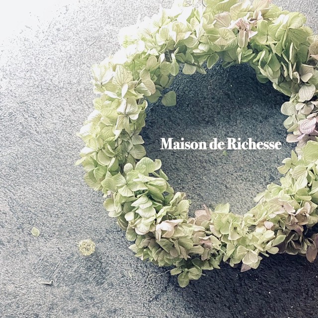ふわふわ紫陽花リース シャビーシックなオレガノパープル プリザーブドフラワーのあじさいが優しいおうち時間をサポート Maison De Richesse