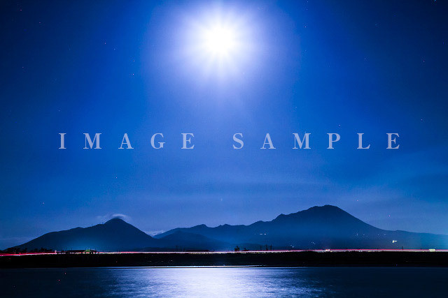 月夜の大山 Aqua Image Web Shop 高解像度ロイヤリティーフリー写真素材ダウンロードサイト